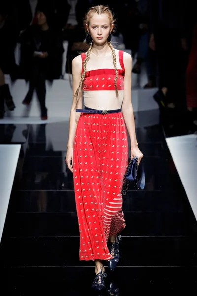 Look 10